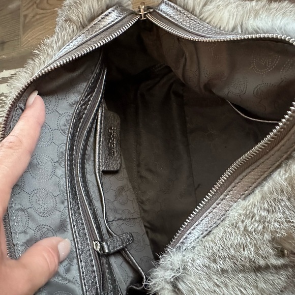 Michael Kors Rabbit Fur Like New Satchel Handbag Grey Silver Shimmer Leather - Picture 6 of 9